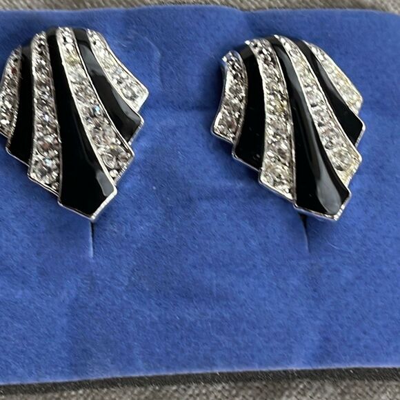 Vintage Nina Ricci Avon collab clip earrings enamel rhinestones - Picture 1 of 6